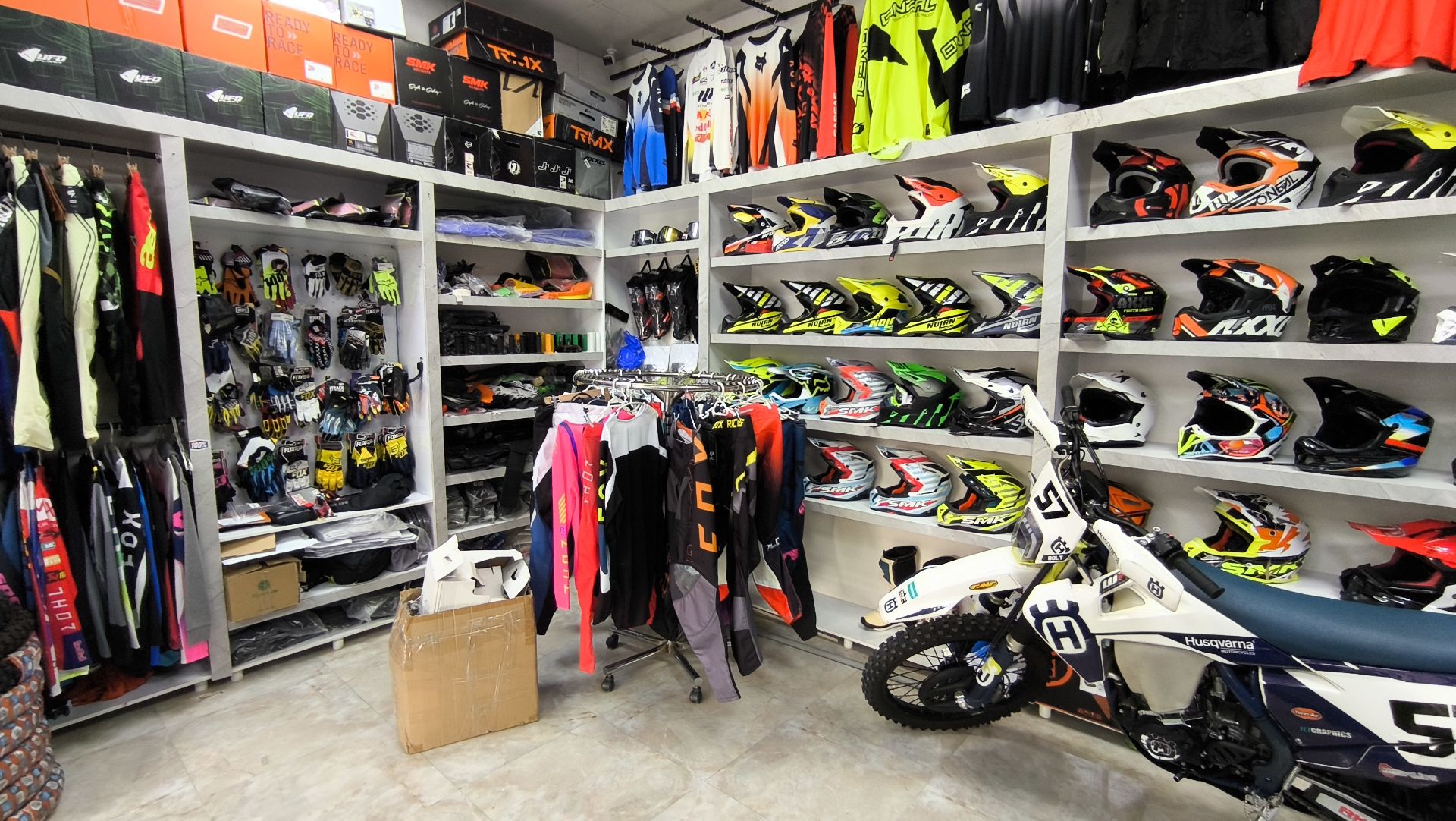 enduro_market_soltani در {"id":2030,"name":"\u0647\u0634\u062a\u06af\u0631\u062f","lat_long_center":"35.9644776,50.6808683","province_id":5,"county_id":null,"sector_id":null,"code":null,"short_code":null,"status":true,"approve":true}