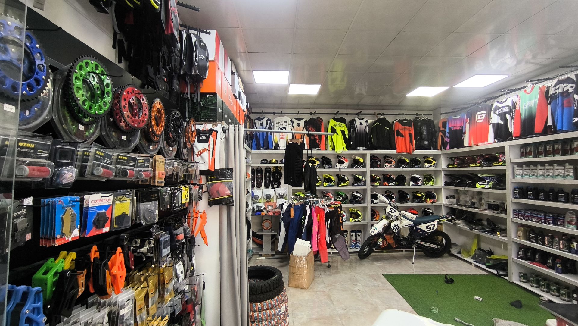 enduro_market_soltani در {"id":2030,"name":"\u0647\u0634\u062a\u06af\u0631\u062f","lat_long_center":"35.9644776,50.6808683","province_id":5,"county_id":null,"sector_id":null,"code":null,"short_code":null,"status":true,"approve":true}
